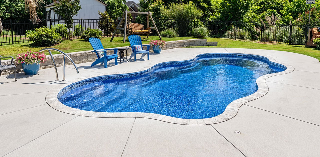 Featured image of the Luther project's Laguna fiberglass pool